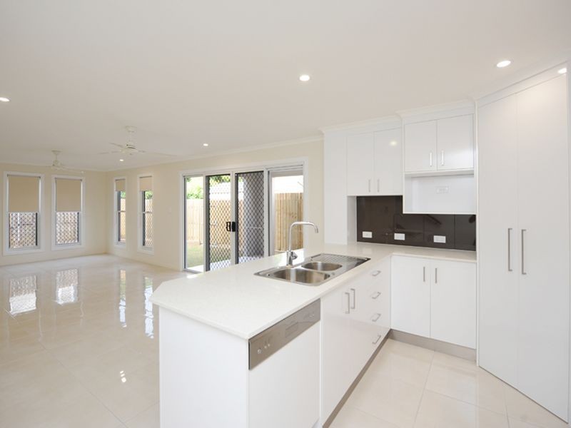 2/230 Auckland Street, South Gladstone QLD 4680