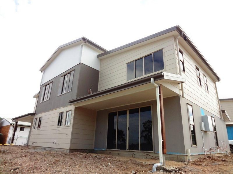 1-4/127 Toolooa Street, South Gladstone QLD 4680