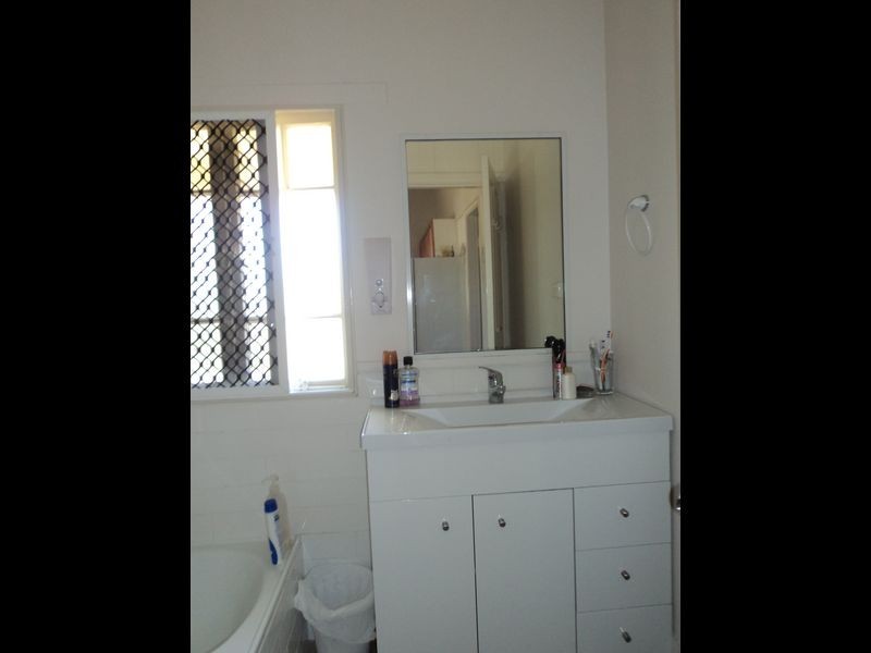 16 Bonar Street, South Gladstone QLD 4680