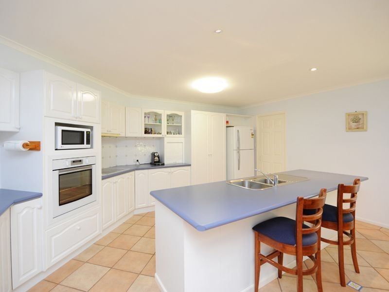 2 Barrine Close, Clinton QLD 4680