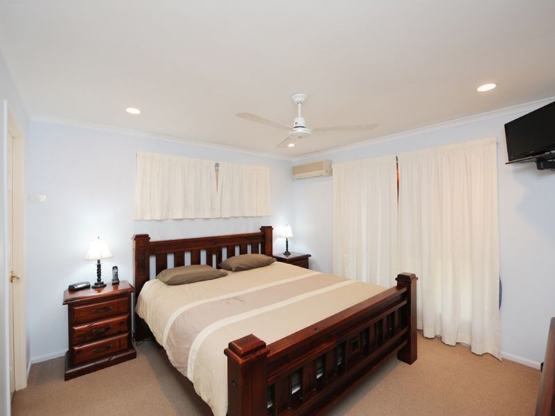 2 Barrine Close, Clinton QLD 4680