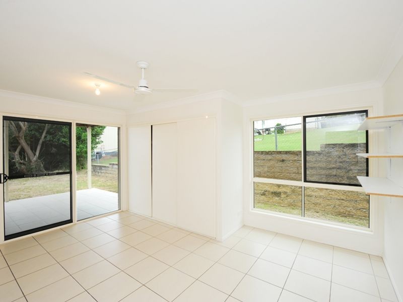 12 Hill Crescent, West Gladstone QLD 4680