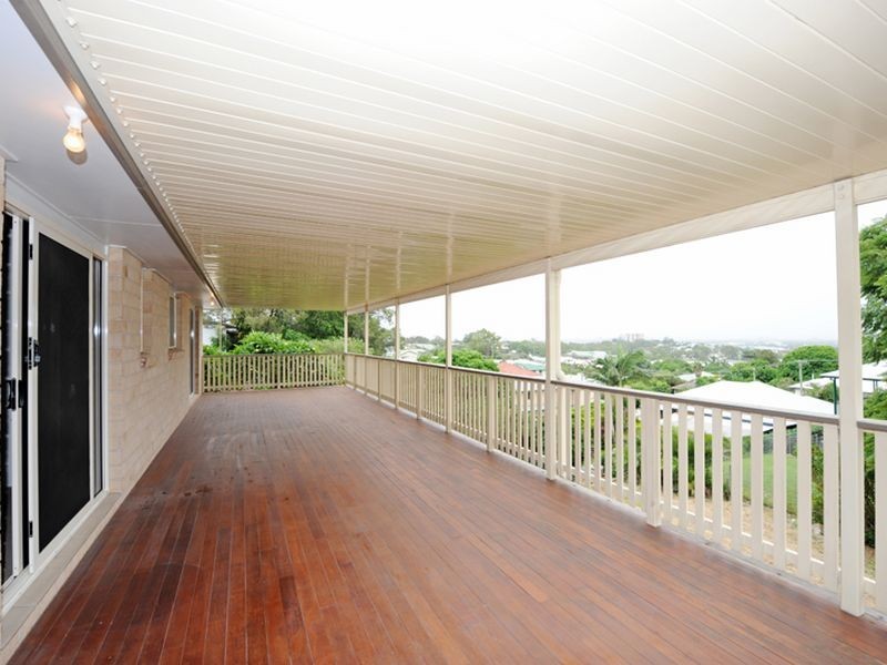 12 Hill Crescent, West Gladstone QLD 4680