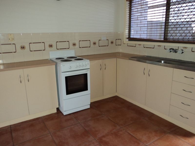 2/17 Roberts Street, South Gladstone QLD 4680