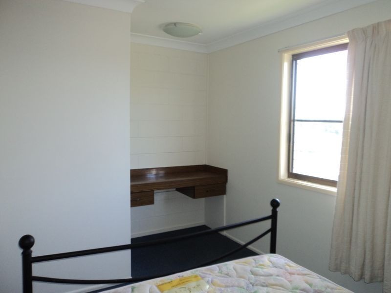 2/17 Roberts Street, South Gladstone QLD 4680