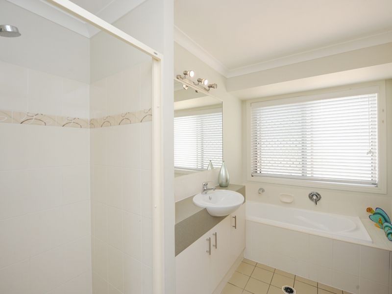 17 Lingwoodock Place, Glen Eden QLD 4680