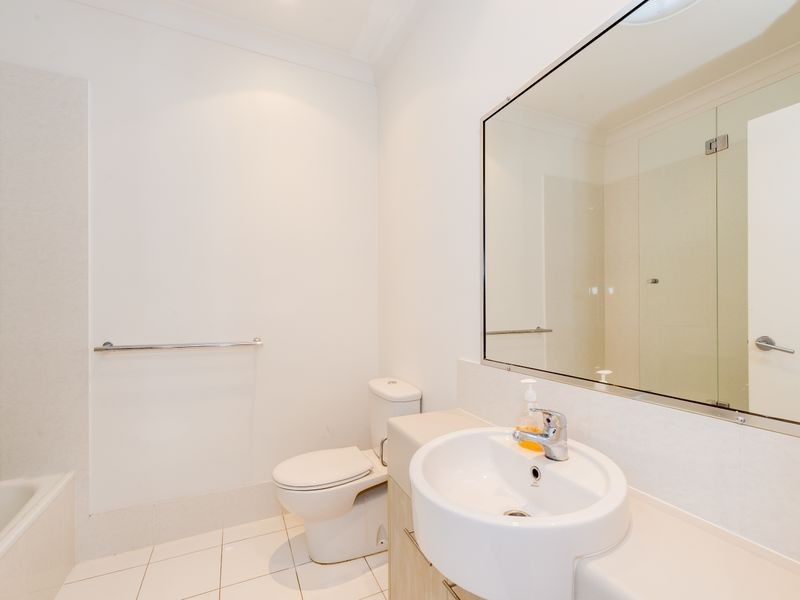 6/10 Nothling Street, New Auckland QLD 4680