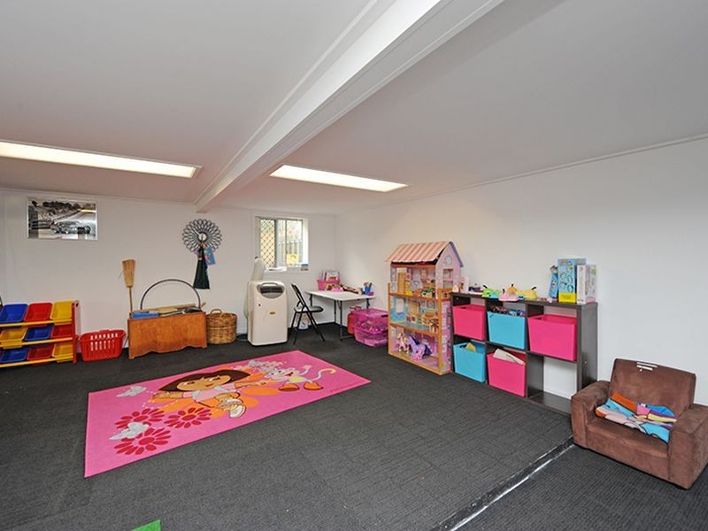 15 Javelin Street, Toolooa QLD 4680