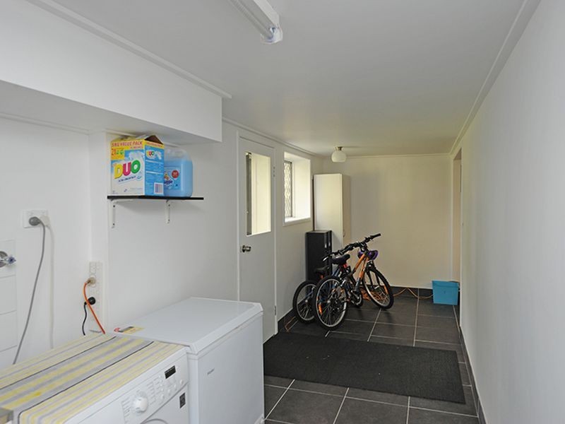 15 Javelin Street, Toolooa QLD 4680