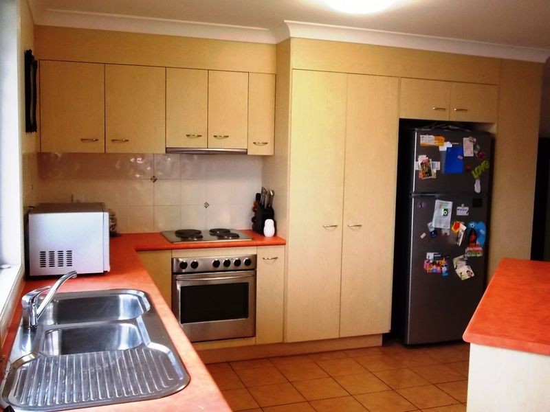 6 Bristol Place, Clinton QLD 4680