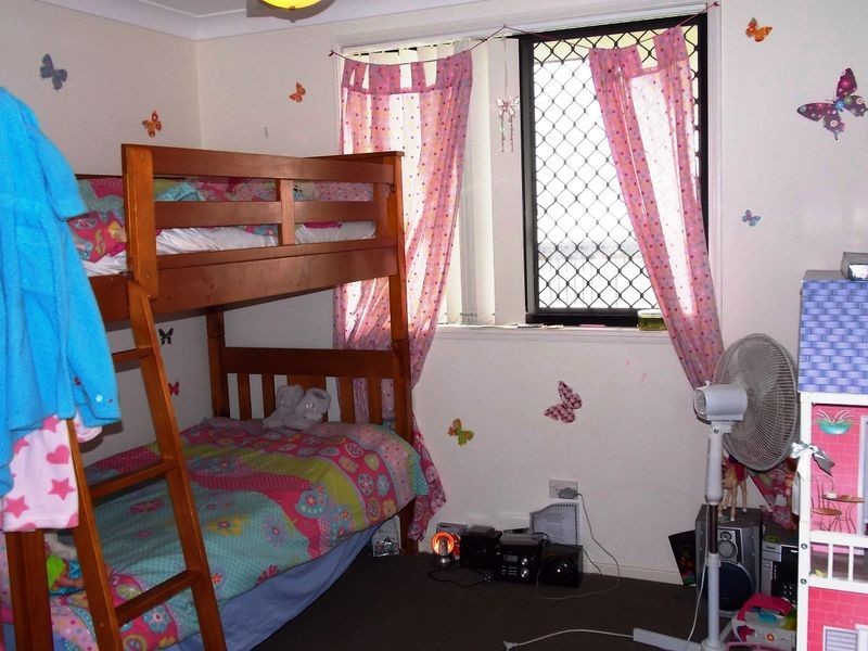 6 Bristol Place, Clinton QLD 4680