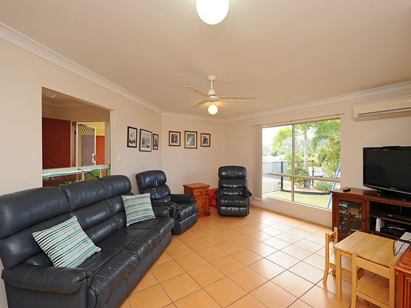 6 Rothbury Place, New Auckland QLD 4680