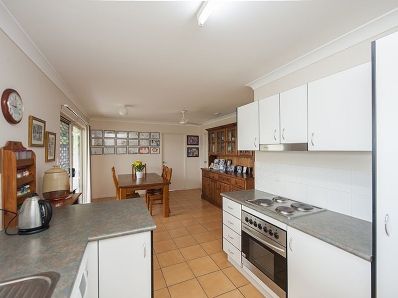 6 Rothbury Place, New Auckland QLD 4680