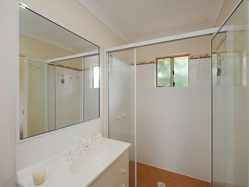 6 Rothbury Place, New Auckland QLD 4680