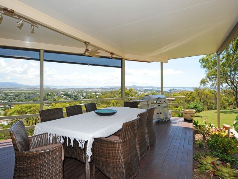 30 Pine Avenue, West Gladstone QLD 4680