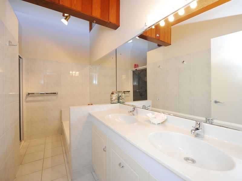 30 Pine Avenue, West Gladstone QLD 4680