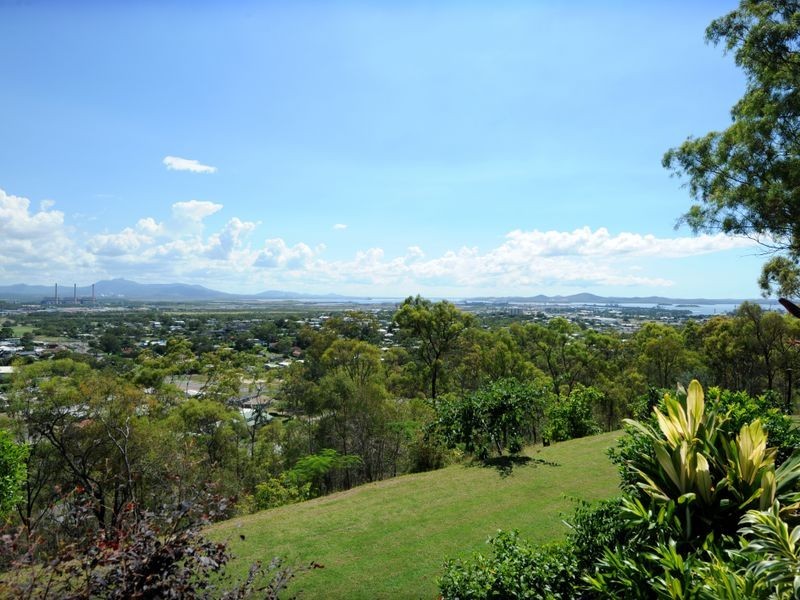 30 Pine Avenue, West Gladstone QLD 4680