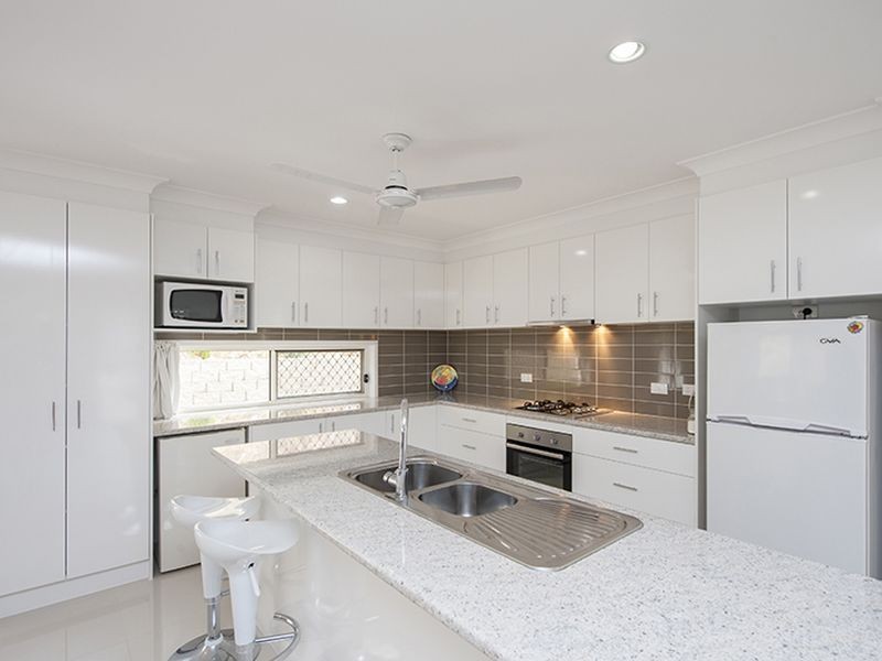 14 Ouston Place, South Gladstone QLD 4680
