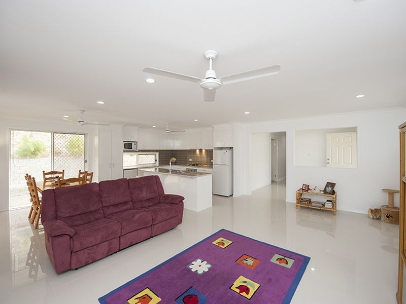 14 Ouston Place, South Gladstone QLD 4680