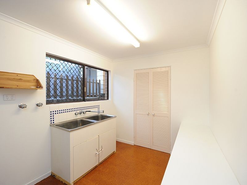 13 Cook Street, West Gladstone QLD 4680