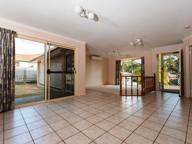 4 Somerset Close, Clinton QLD 4680