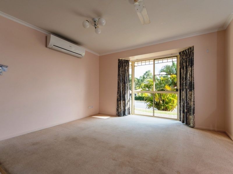 4 Somerset Close, Clinton QLD 4680