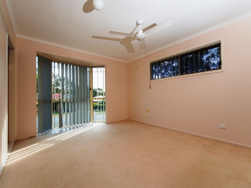 4 Somerset Close, Clinton QLD 4680
