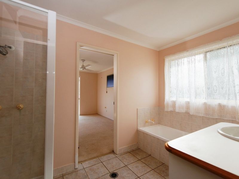 4 Somerset Close, Clinton QLD 4680