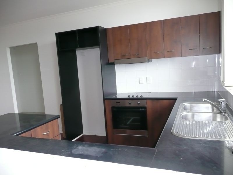 8/72 Goondoon Street, Gladstone QLD 4680