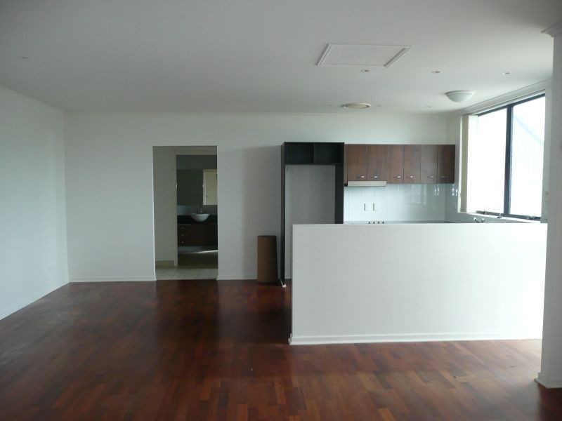 8/72 Goondoon Street, Gladstone QLD 4680