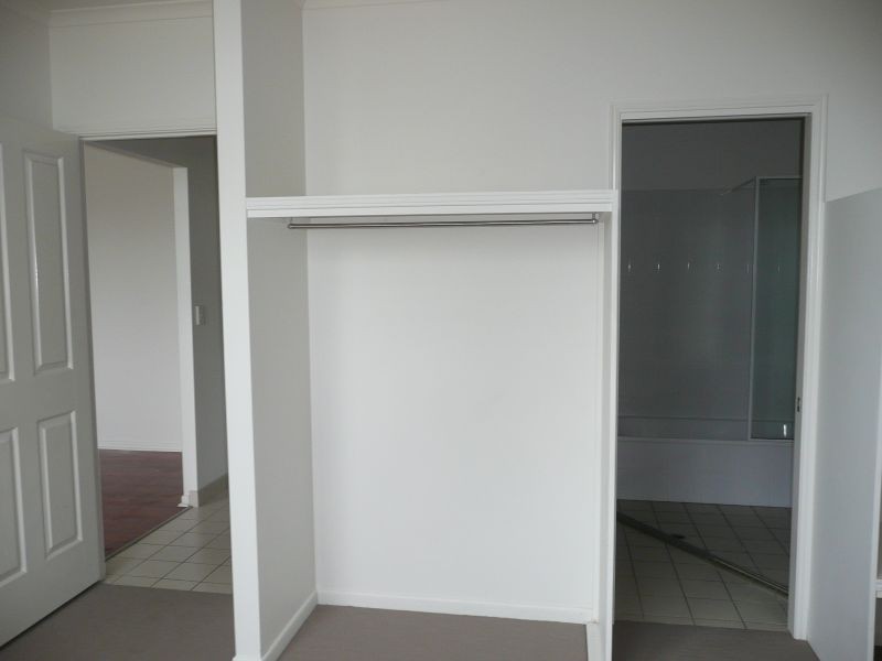 8/72 Goondoon Street, Gladstone QLD 4680