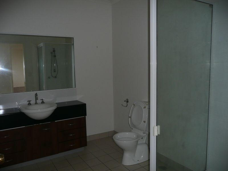 8/72 Goondoon Street, Gladstone QLD 4680