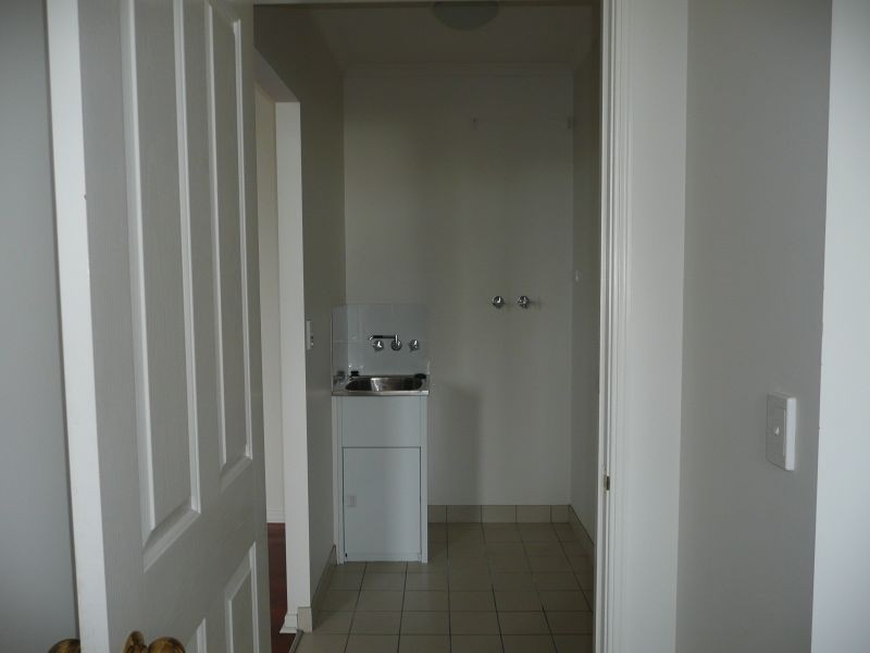 8/72 Goondoon Street, Gladstone QLD 4680