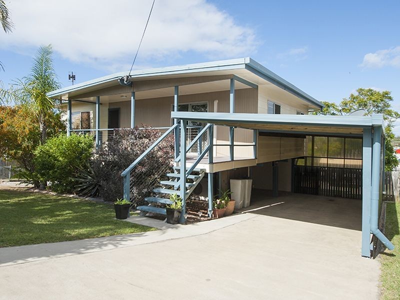32 Hansen Crescent, Clinton QLD 4680