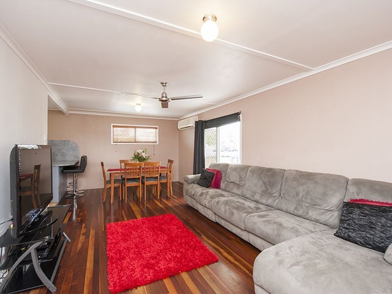 32 Hansen Crescent, Clinton QLD 4680