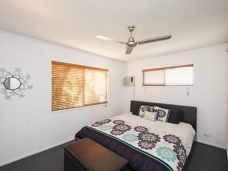32 Hansen Crescent, Clinton QLD 4680