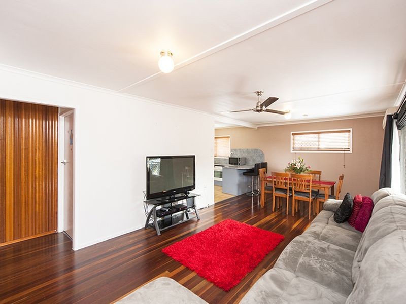 32 Hansen Crescent, Clinton QLD 4680