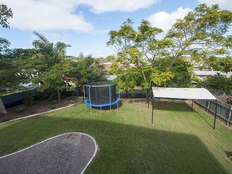 32 Hansen Crescent, Clinton QLD 4680