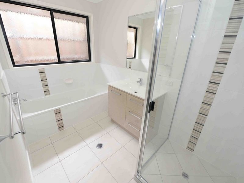 3 Wentworth Place, Glen Eden QLD 4680