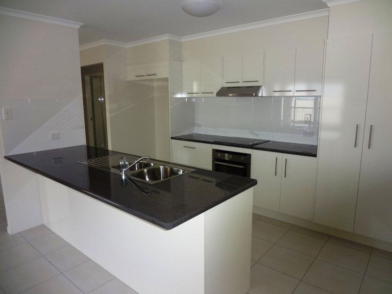 11 Wentworth Place, Glen Eden QLD 4680