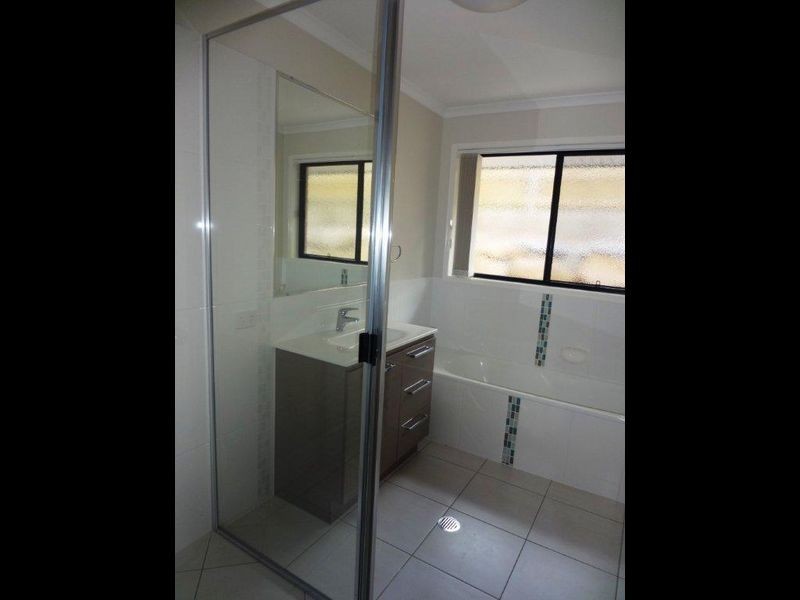 11 Wentworth Place, Glen Eden QLD 4680