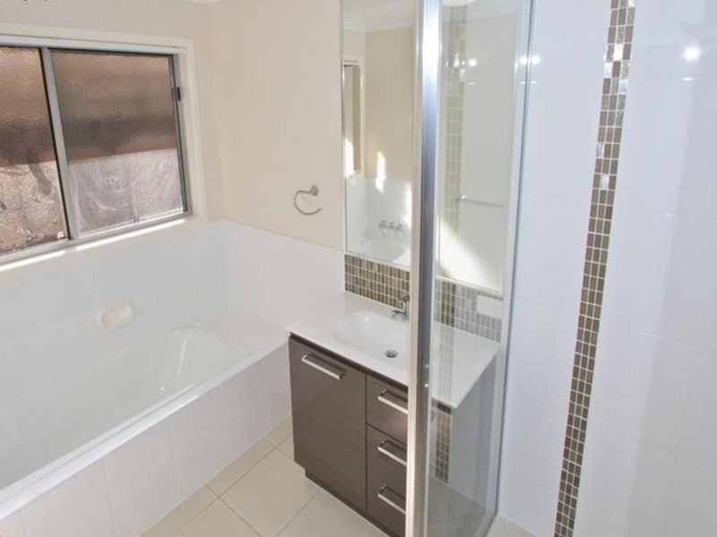 13 Wentworth Place, Glen Eden QLD 4680