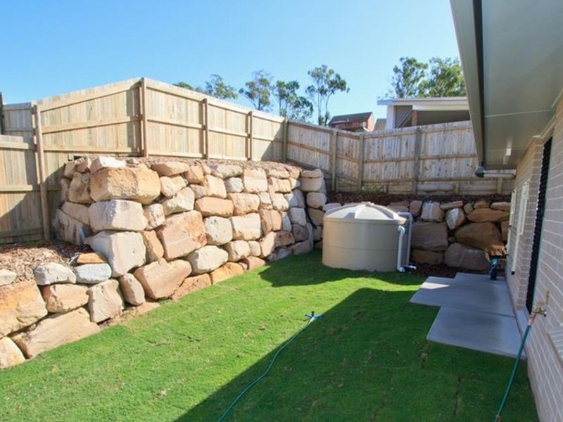 13 Wentworth Place, Glen Eden QLD 4680