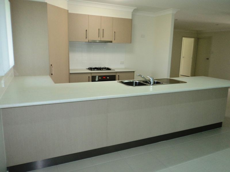 5 Sturt Court, Glen Eden QLD 4680