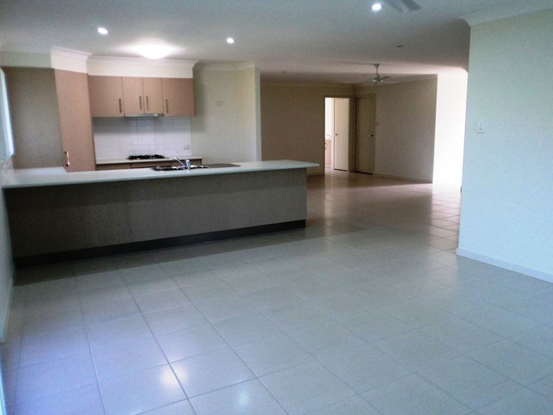 5 Sturt Court, Glen Eden QLD 4680