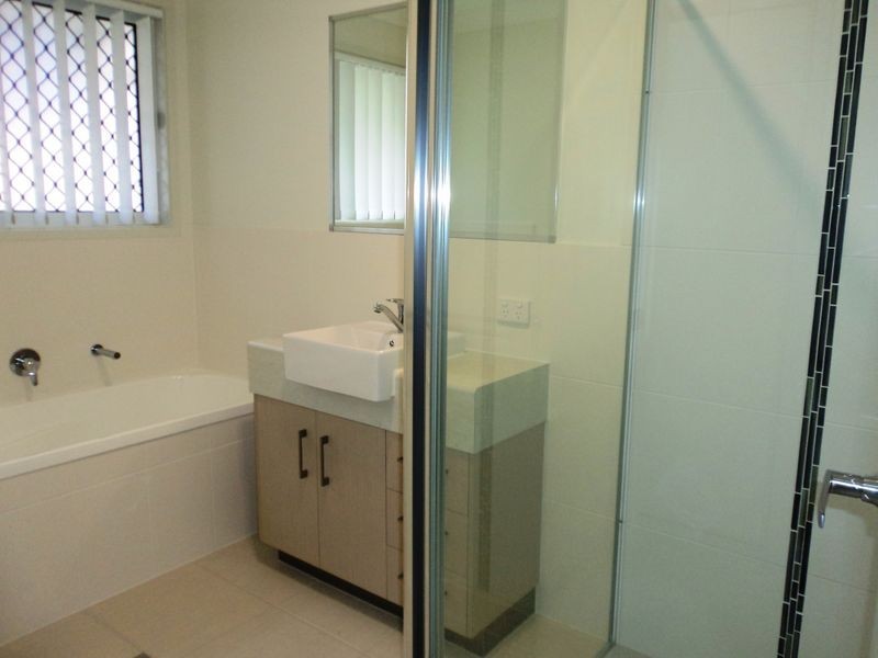 5 Sturt Court, Glen Eden QLD 4680