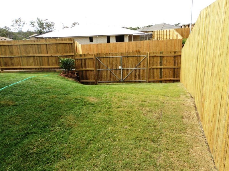 5 Sturt Court, Glen Eden QLD 4680