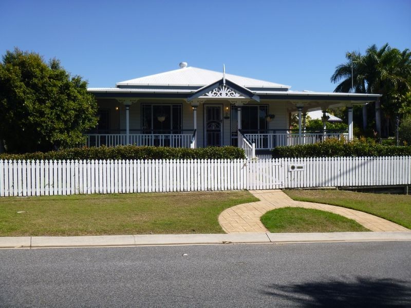 2 Carpentaria Close, Clinton QLD 4680