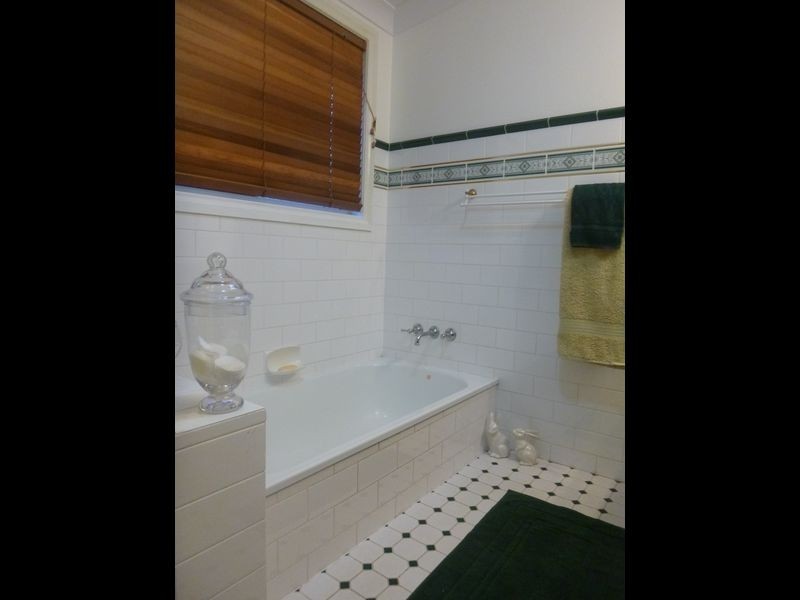 2 Carpentaria Close, Clinton QLD 4680