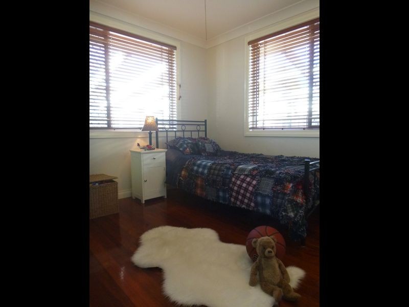 2 Carpentaria Close, Clinton QLD 4680
